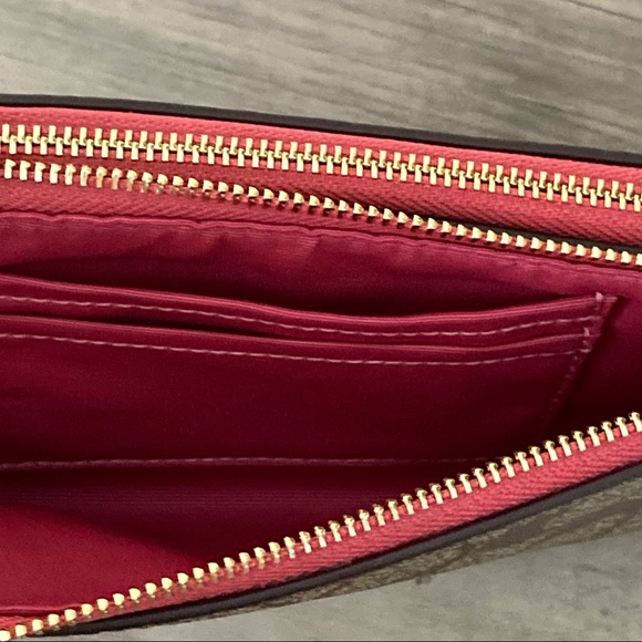 COACH Corner Zip Wristlet in Pink - Picture 8 of 13